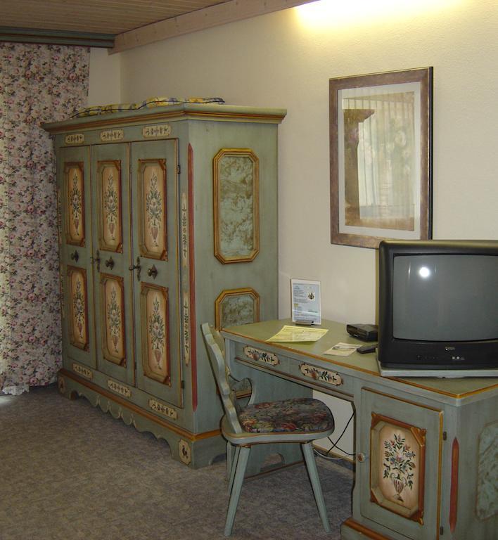 Hotel Garni Hubertushof Bad Fussing Ruang foto