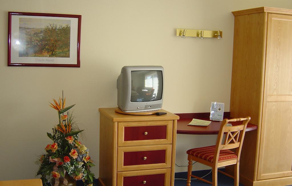 Hotel Garni Hubertushof Bad Fussing Ruang foto